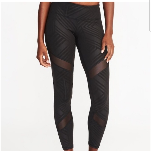 Old Navy Pants - Old Navy Active Mid-rise Compression 7/8 Legging - Go Dry Size Medium